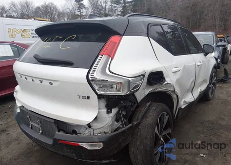 2022 Volvo Xc40 T5 R-Design из США, поврежденный, VIN YV4162UM1N2722954